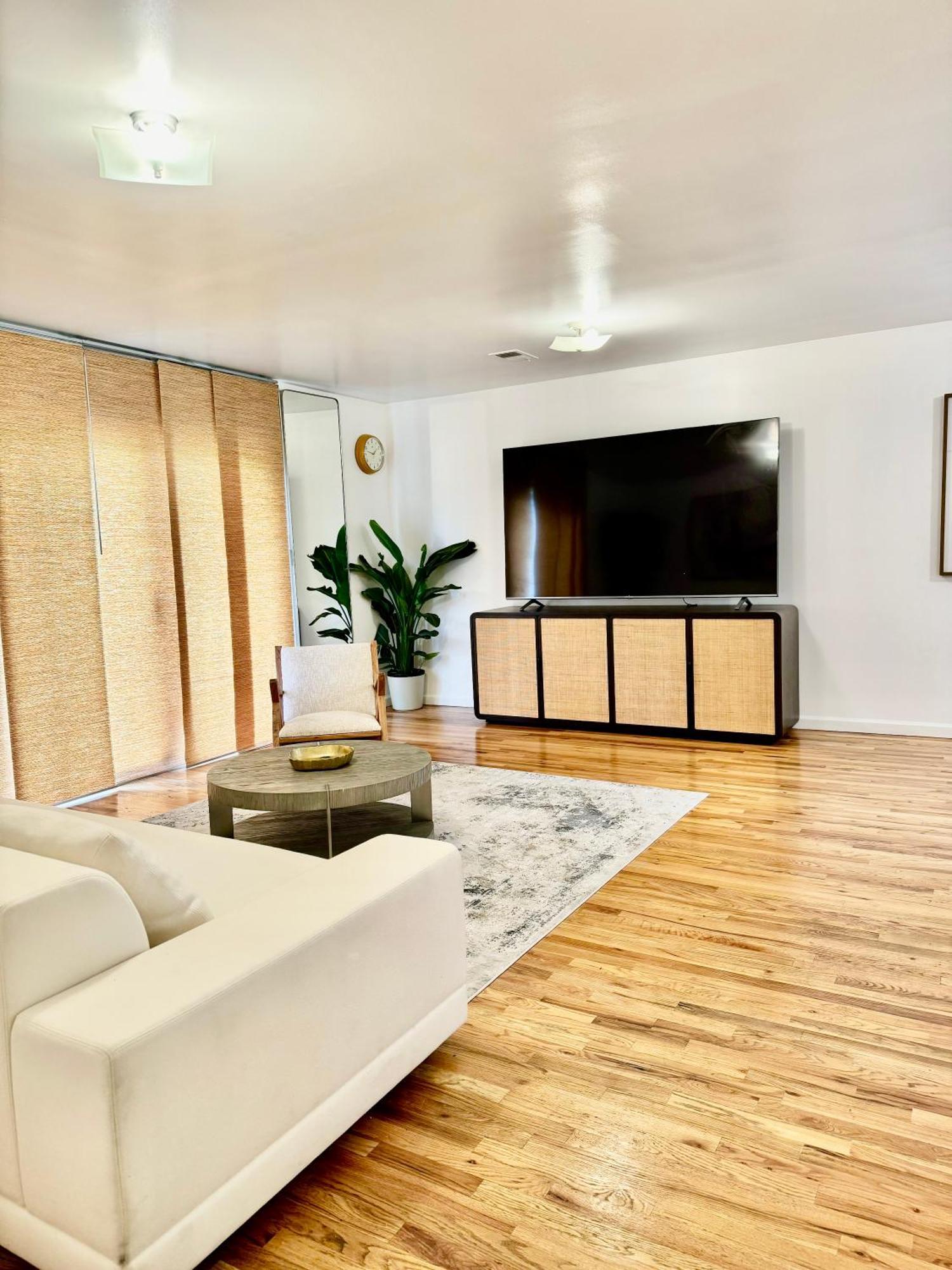 Stylish Evergreen Apartment By Newark Airport Exterior photo