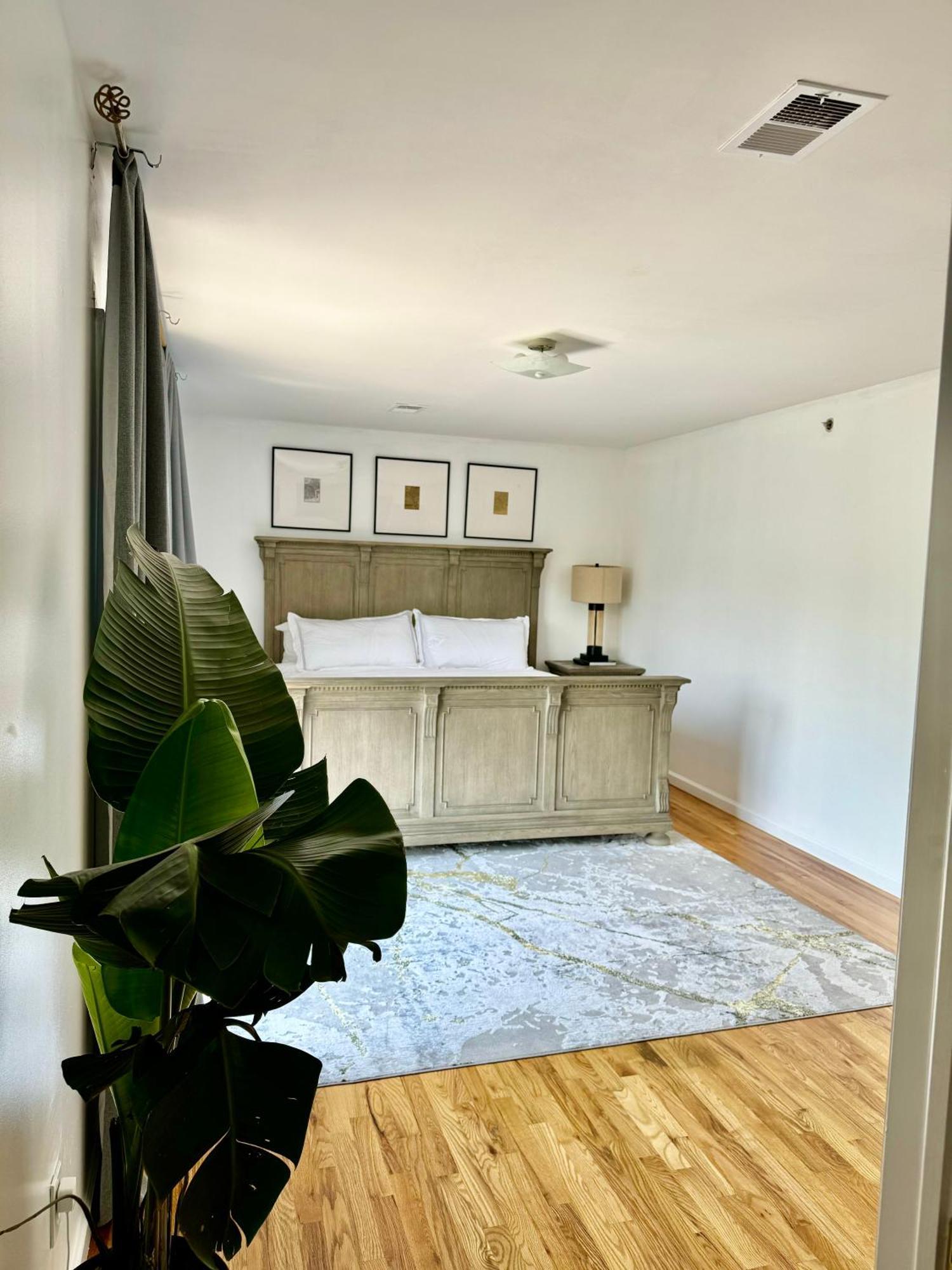 Stylish Evergreen Apartment By Newark Airport Exterior photo
